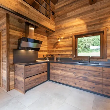 Chalet Atlas Hot Tub Sauna & 500M From The Slopes Chalet