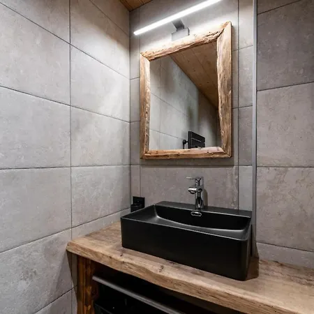 Chalet Atlas Hot Tub Sauna & 500M From The Slopes Chalet