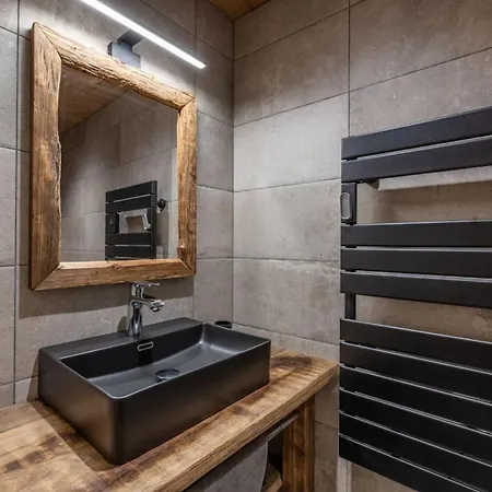 Chalet Atlas Hot Tub Sauna & 500M From The Slopes Chalet